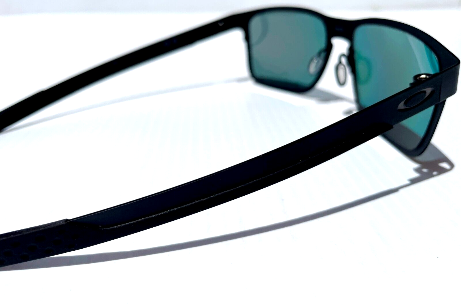 Pre-owned Oakley Holbrook Metal Matte Black Polarized Galaxy Magenta Sunglass 4123 In Purple