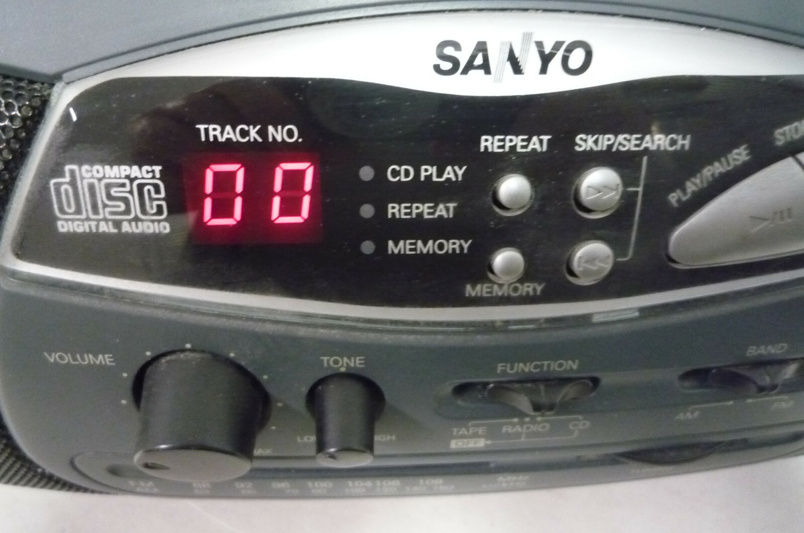 Sanyo CWM-200 CD Cassette Tape Player AM/FM Radio Portable Boombox