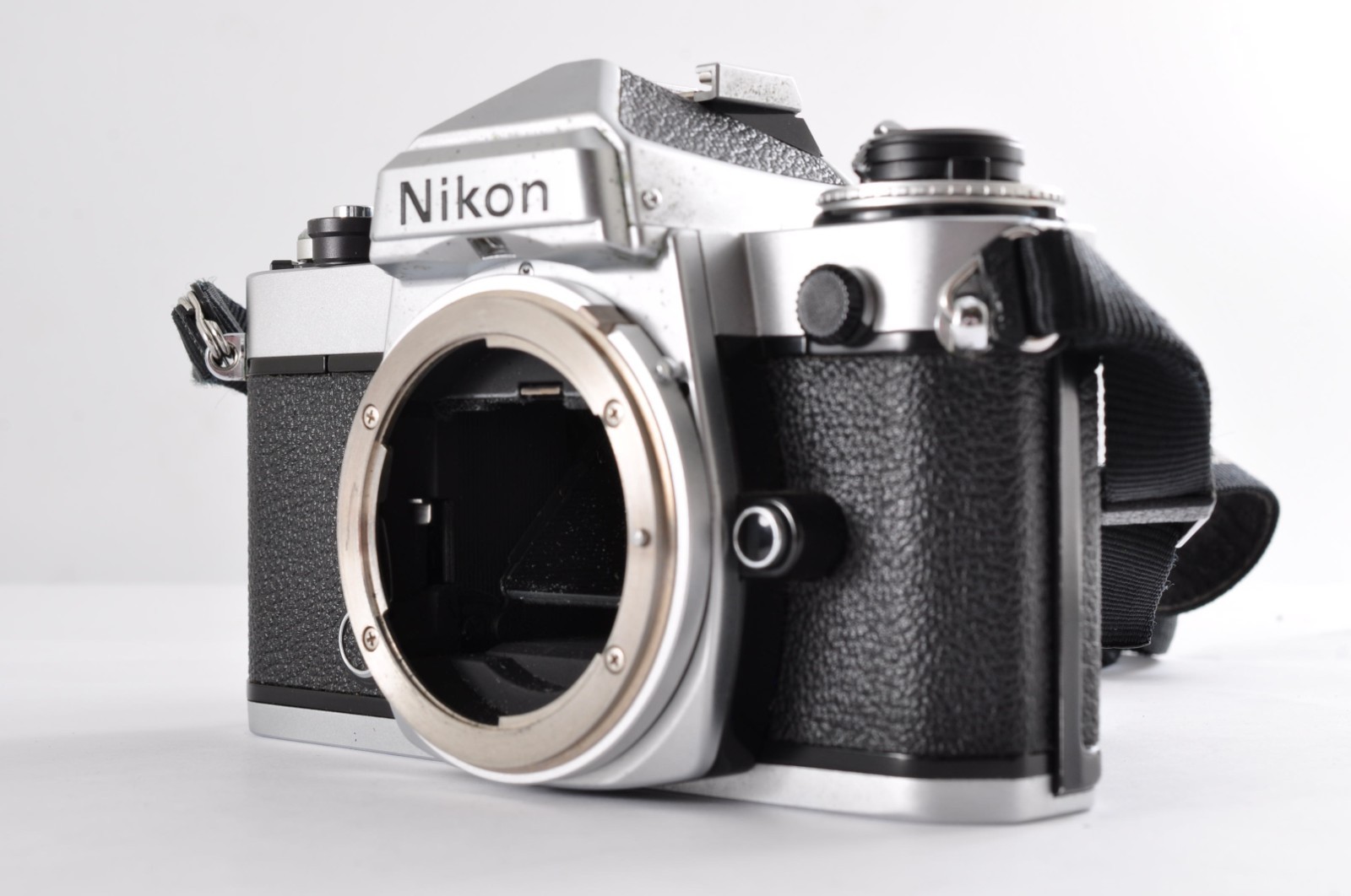 フィルムカメラ NIKON FE silver Amazon | nikon FE シルバー | 一眼レフカメラ 通販
