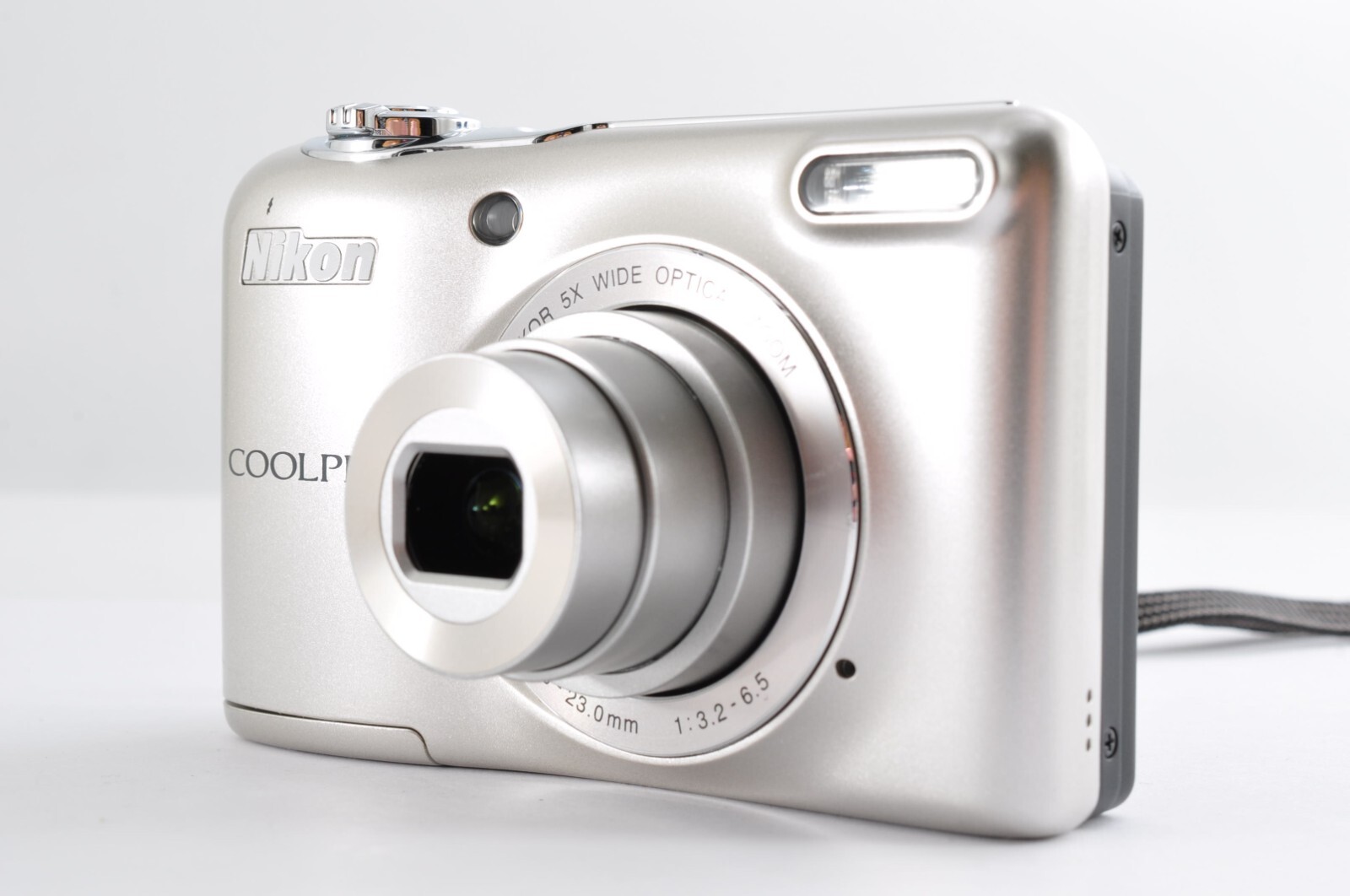 Nikon COOLPIX L32 シルバー Nikon Coolpix L32 Silver 20.1MP Digital Camera [Near Mint