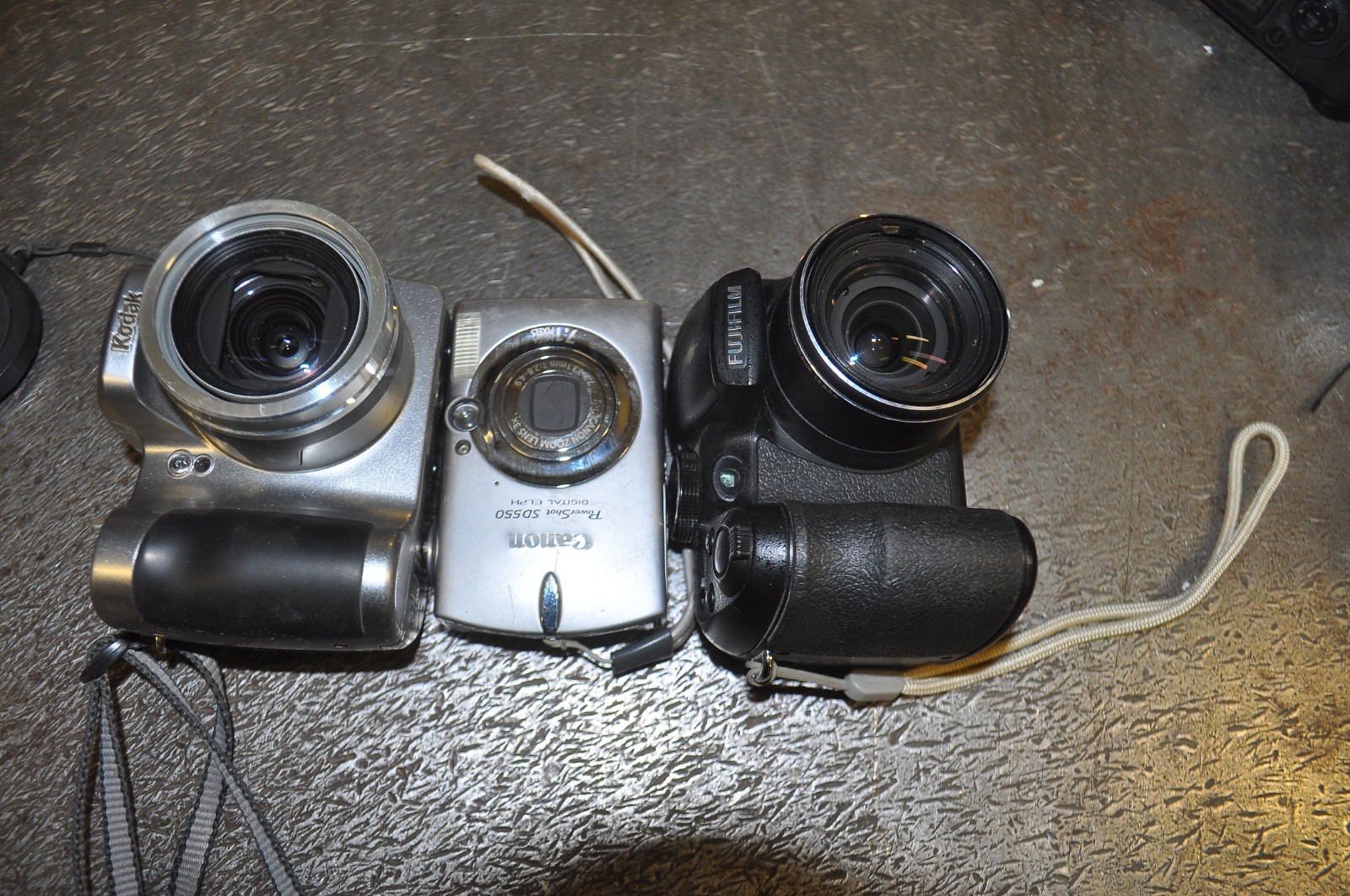 Lot of 9 Assorted Digital Point and Shoot Cameras
