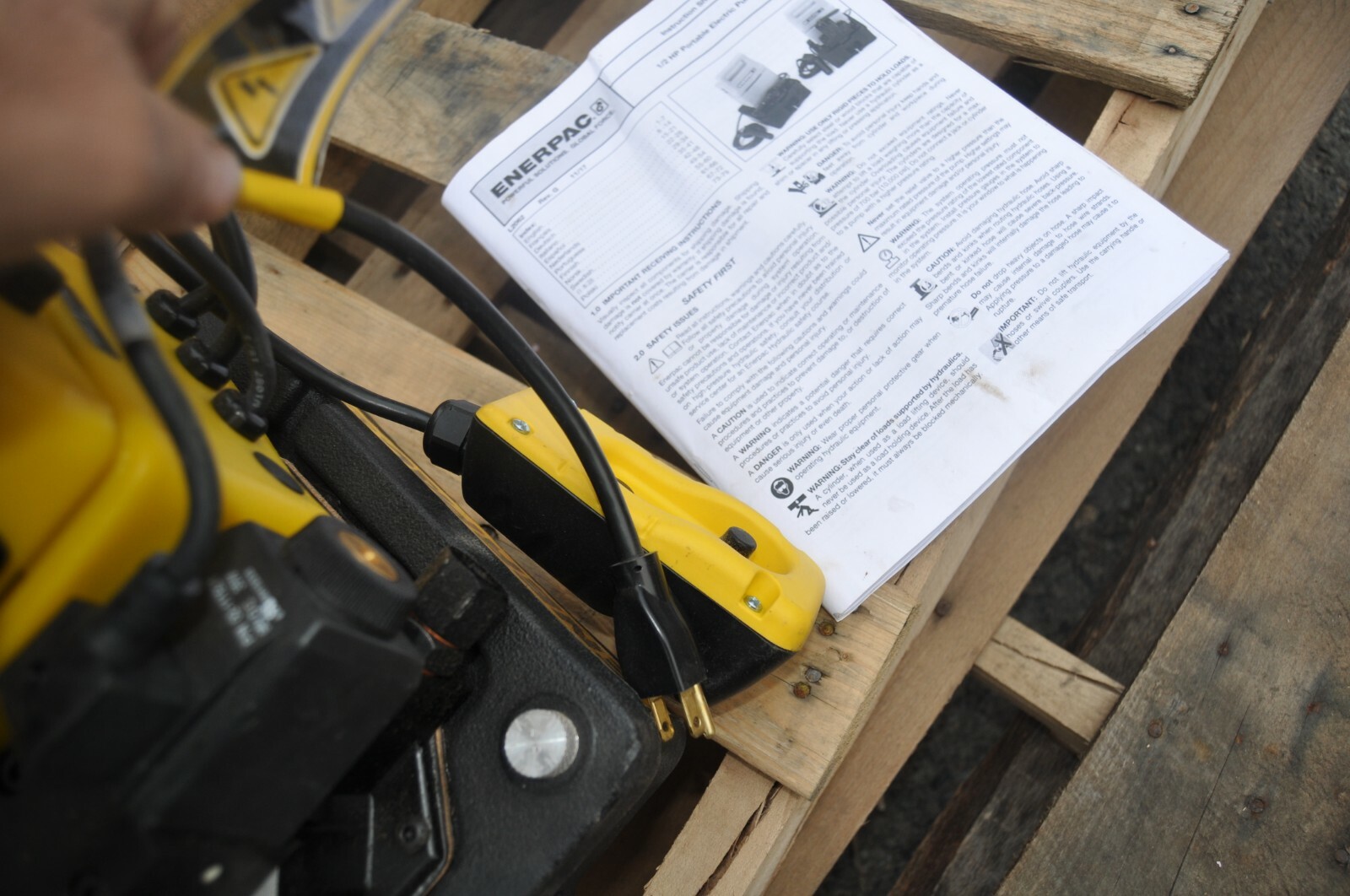 ENERPAC NEW! PUD1100B Hydraulic Pump, 115V 10,000 PSI