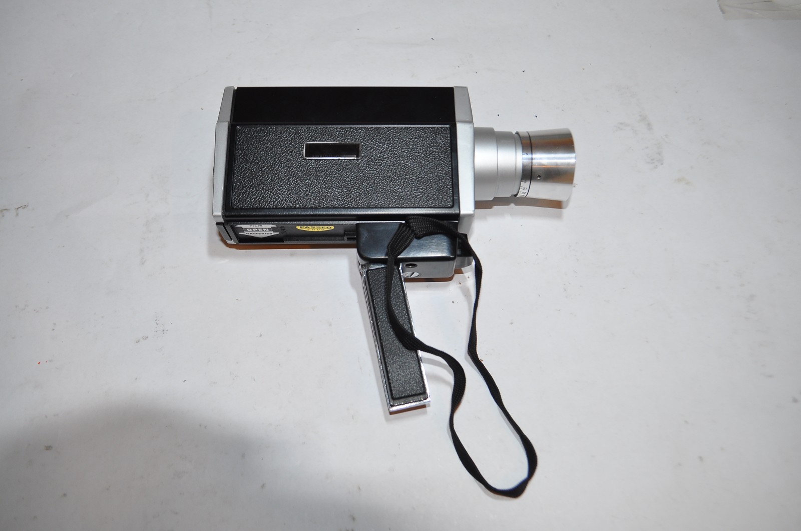 Bell & Howell 1201 Super 8 Zoom Movie Camera Vintage   UNTESTED