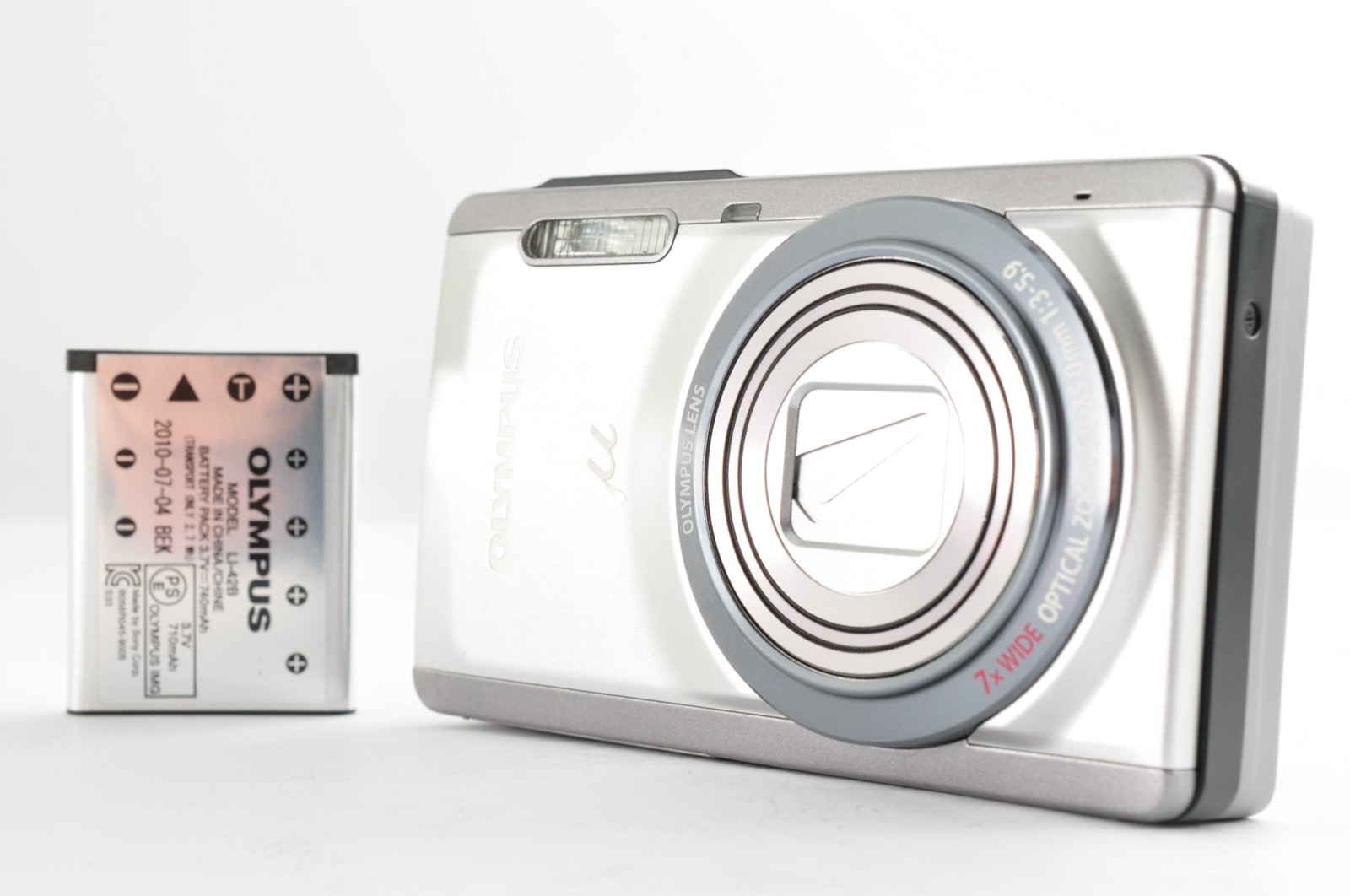 Olympus μ mju 7050 Silver 14.0MP Digital Camera [Near Mint
