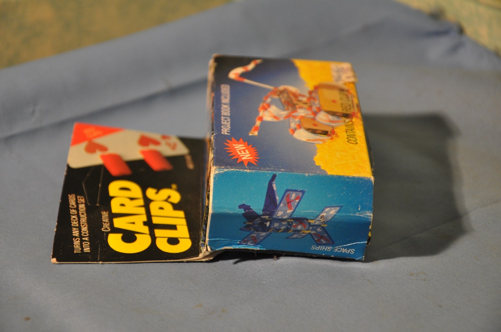 Vintage Card Clips 1985 Metlund Toy Corp 50 Red Card Construction