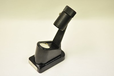 Etsumi darkroom grain focuser.