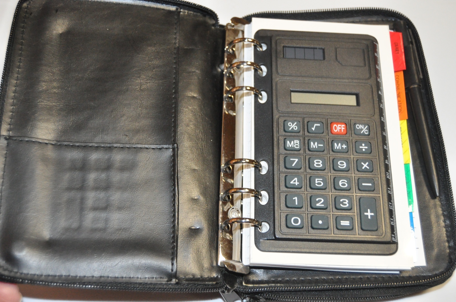 Organizer with calculator and credit card holder (black with handle)