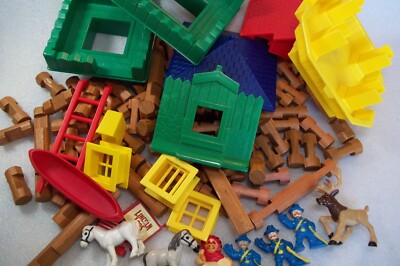 Lincoln Logs Frontier Town Fort Replacement Building Pieces Figures Lot of 99 Pc