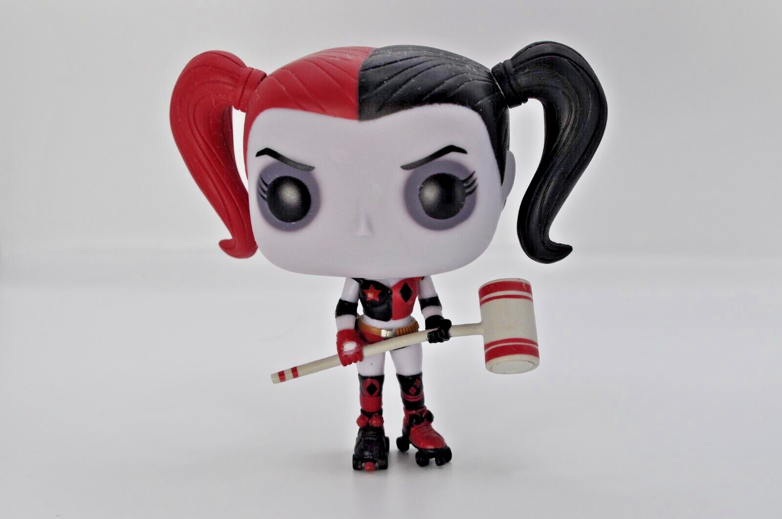 Funko POP! DC Super Heroes Vinyl Figure - Harley Quinn #66