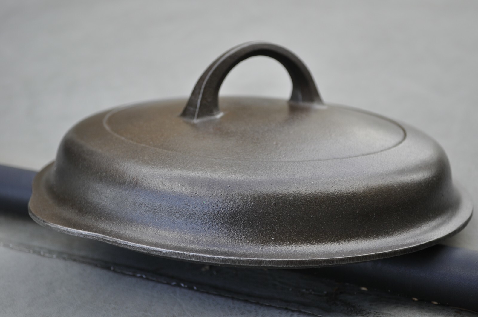 GRISWOLD NO. 6 LID OR COVER  LARGE LOGO P/N 1096