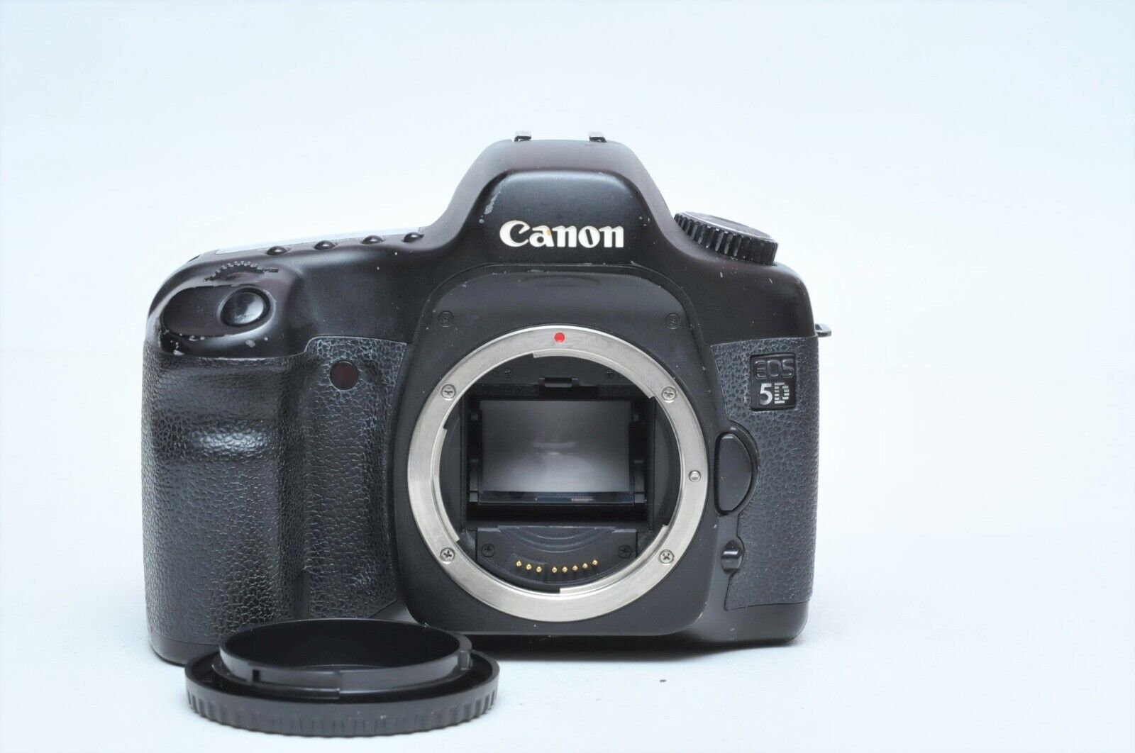Canon EOS 5D 12.8 MP Full Frame Digital SLR Camera (Body Canon EOS 5D 12.8 MP Full Frame Digital SLR Camera (Body