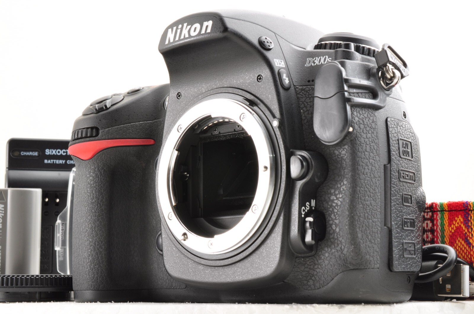 ニコン　D300s Amazon Canada: Nikon D300s 12MP CMOS Digital SLR Camera with