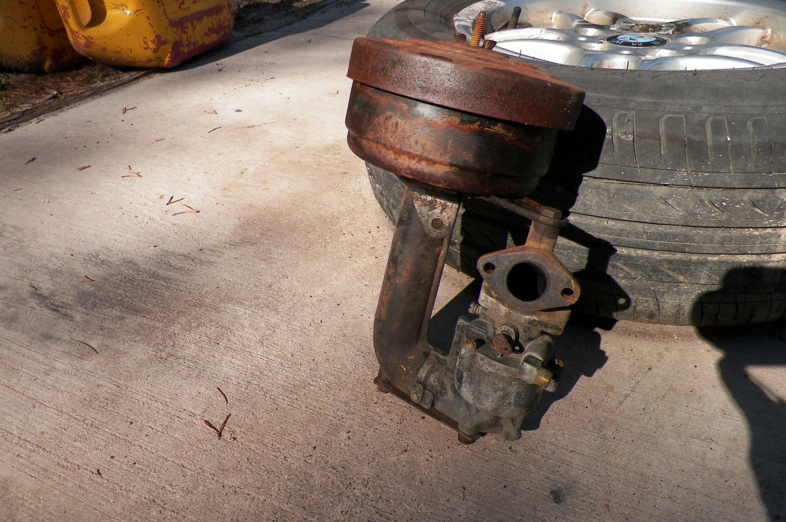 vintage briggs & stratton engine carburetor & oil bath air cleaner breather