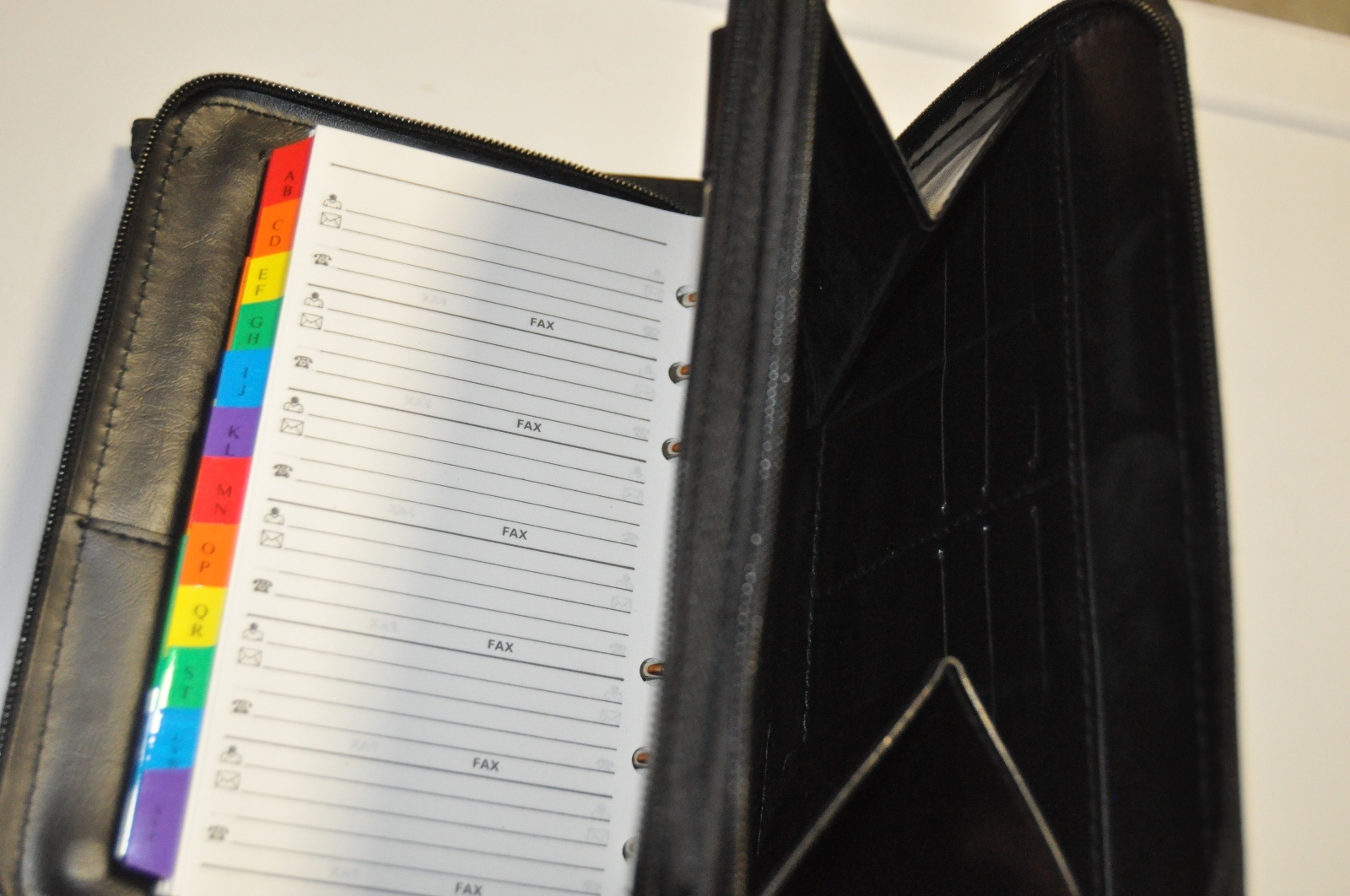 Organizer with calculator and credit card holder (black with handle)