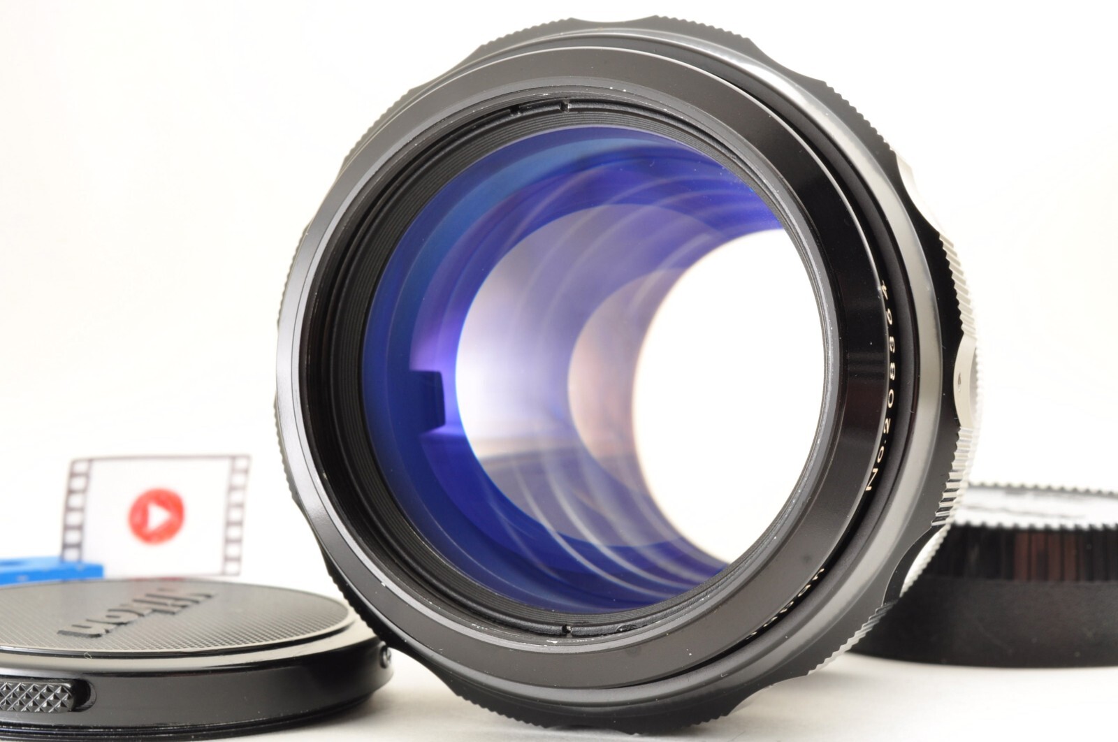 Nikon Nikkor-H Auto 85mm f/1.8 #208364 Non AI Portrait