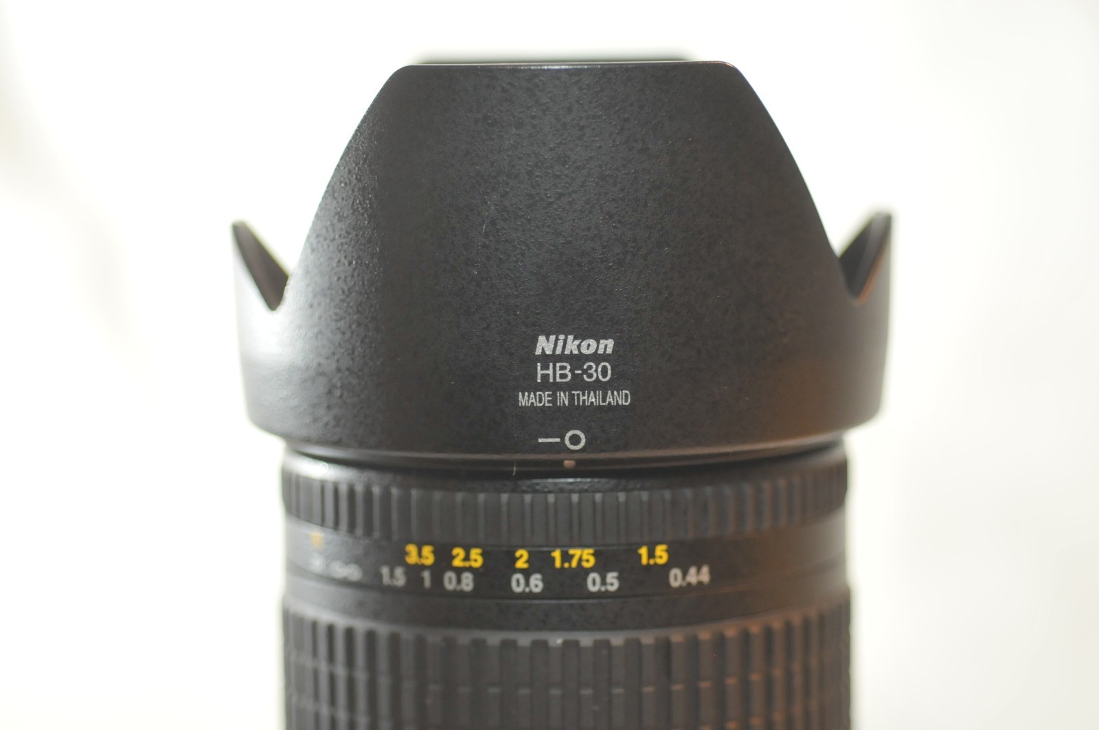 Nikon HB-30 HB 30 hood for ED AF 28-200mm f/3.5-5.6 G lens 62mm hard to find