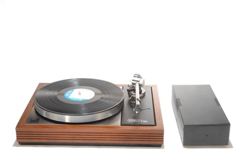 Sony PS-2400 Stereo Turntable Record Player DC Motor Belt Drive