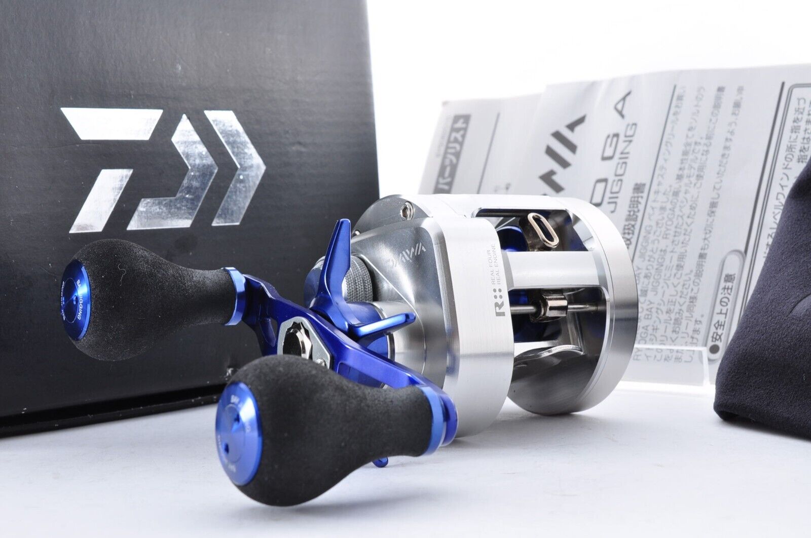 Daiwa 09 RYOGA Bay Jigging C1012PE-HW Right Baitcasting Reel Daiwa 09 RYOGA Bay Jigging C1012PE-HW Right Baitcasting Reel