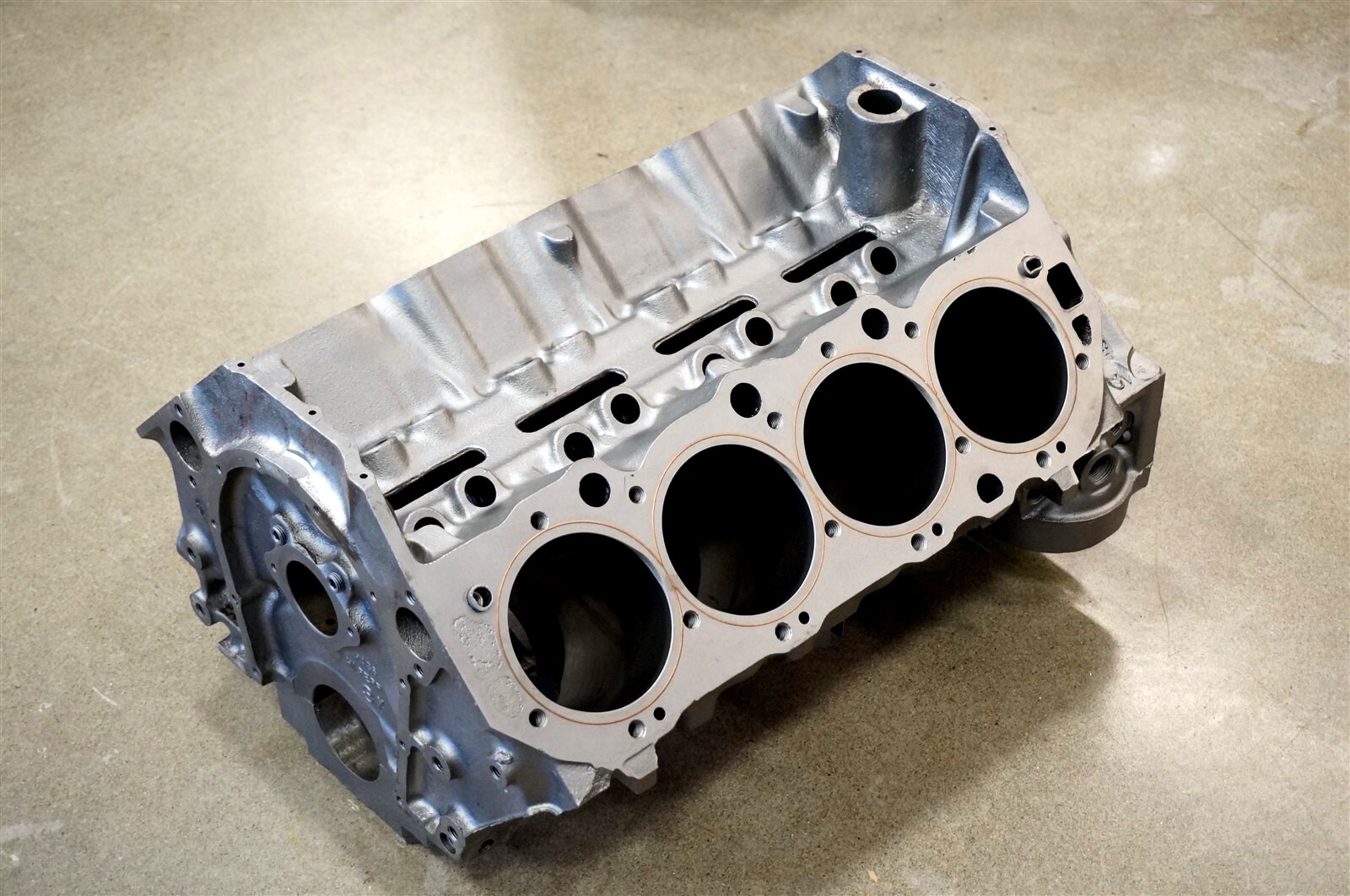 松柏4 1967 Corvette 427 435 L71 4 Bolt Main Block Dated E57