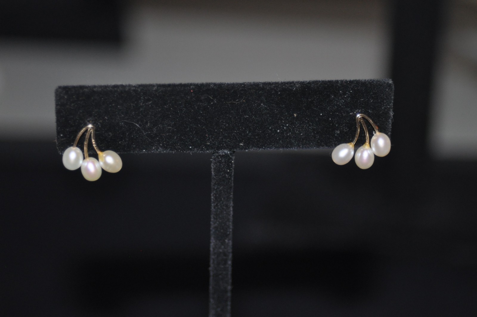 14 K Yellow Gold Freshwater Pearl Pierced Earrings