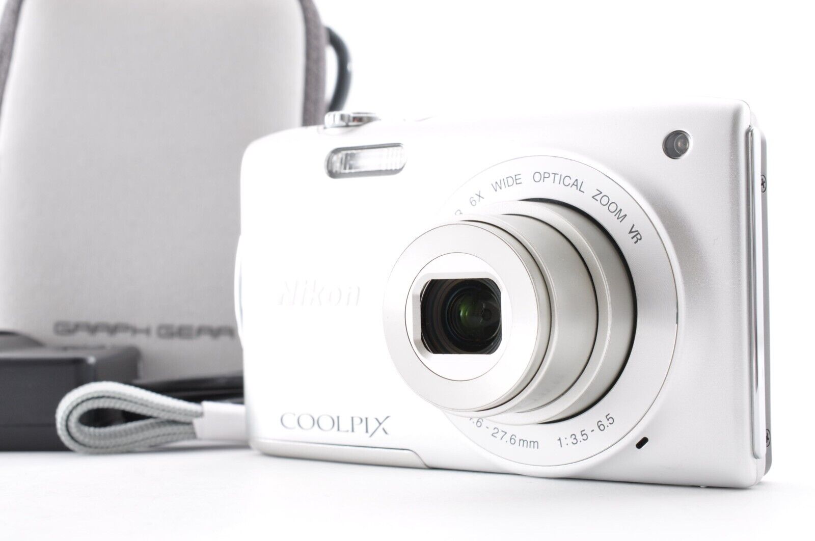 Nikon Coolpix S3300 Crystal Silver w/Case Exc+5 Compact Nikon Coolpix S3300 Crystal Silver w/Case Exc+5 Compact