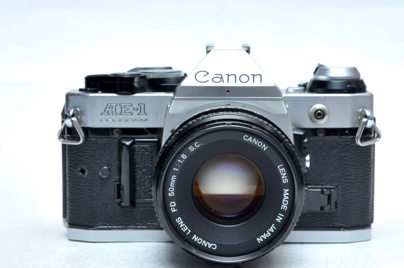 良品 Canon AE-1 PROGRAM + FD 50mm F1.8 Canon AE-1 Program + 50mm f1.8 - OldCamsByJens