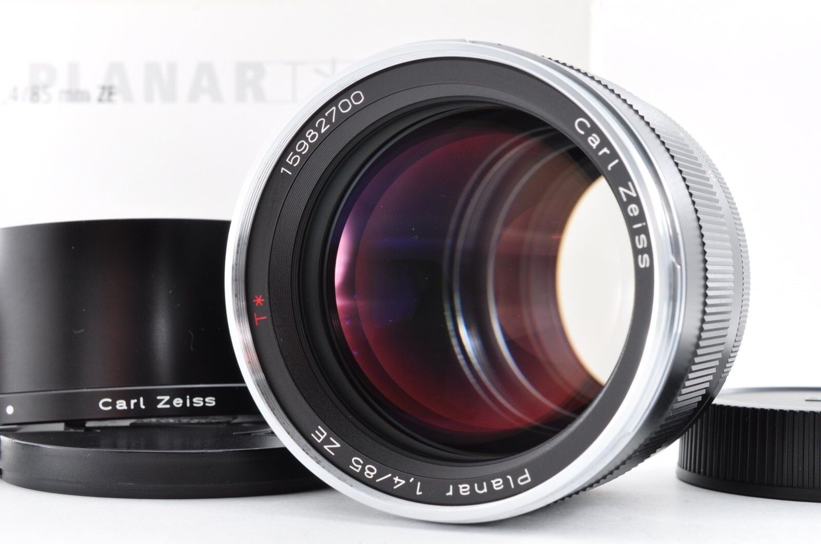 Carl Zeiss Planar T* 85mm F1.4 ZEキヤノンEF用 Carl Zeiss Planar T* 85mm F1.4 ZE Canon EF Mount Lens From