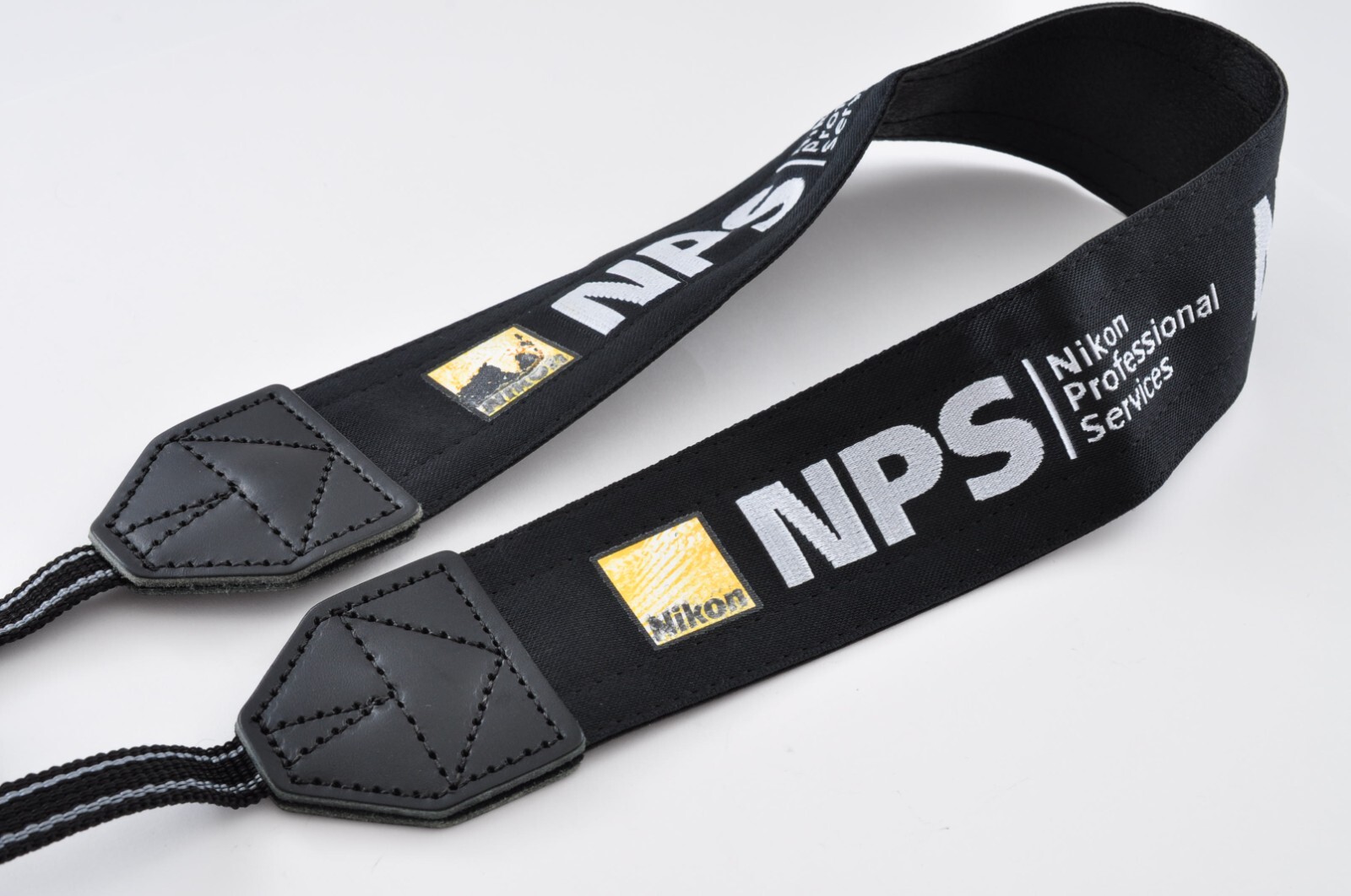 ニコン プロフェッショナルサービス カメラストラップ 【公式通販】