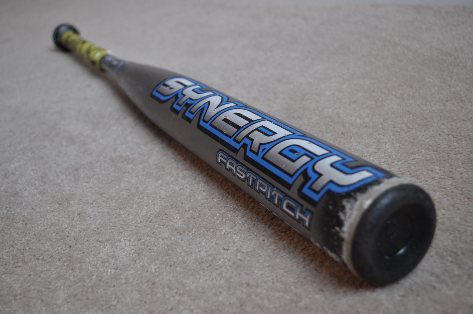 31/21 Easton Synergy SCN1B Composite Fastpitch Softball Bat 31/21 Easton Synergy SCN1B Composite Fastpitch Softball Bat