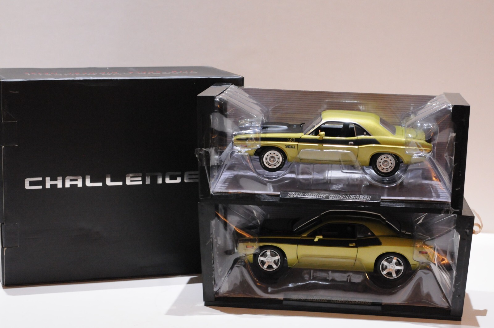HIGHWAY 61 VERY RARE 1970 DODGE CHALLENGER R/T AND CONCEPT 2 HIGHWAY 61 VERY RARE 1970 DODGE CHALLENGER R/T AND CONCEPT 2