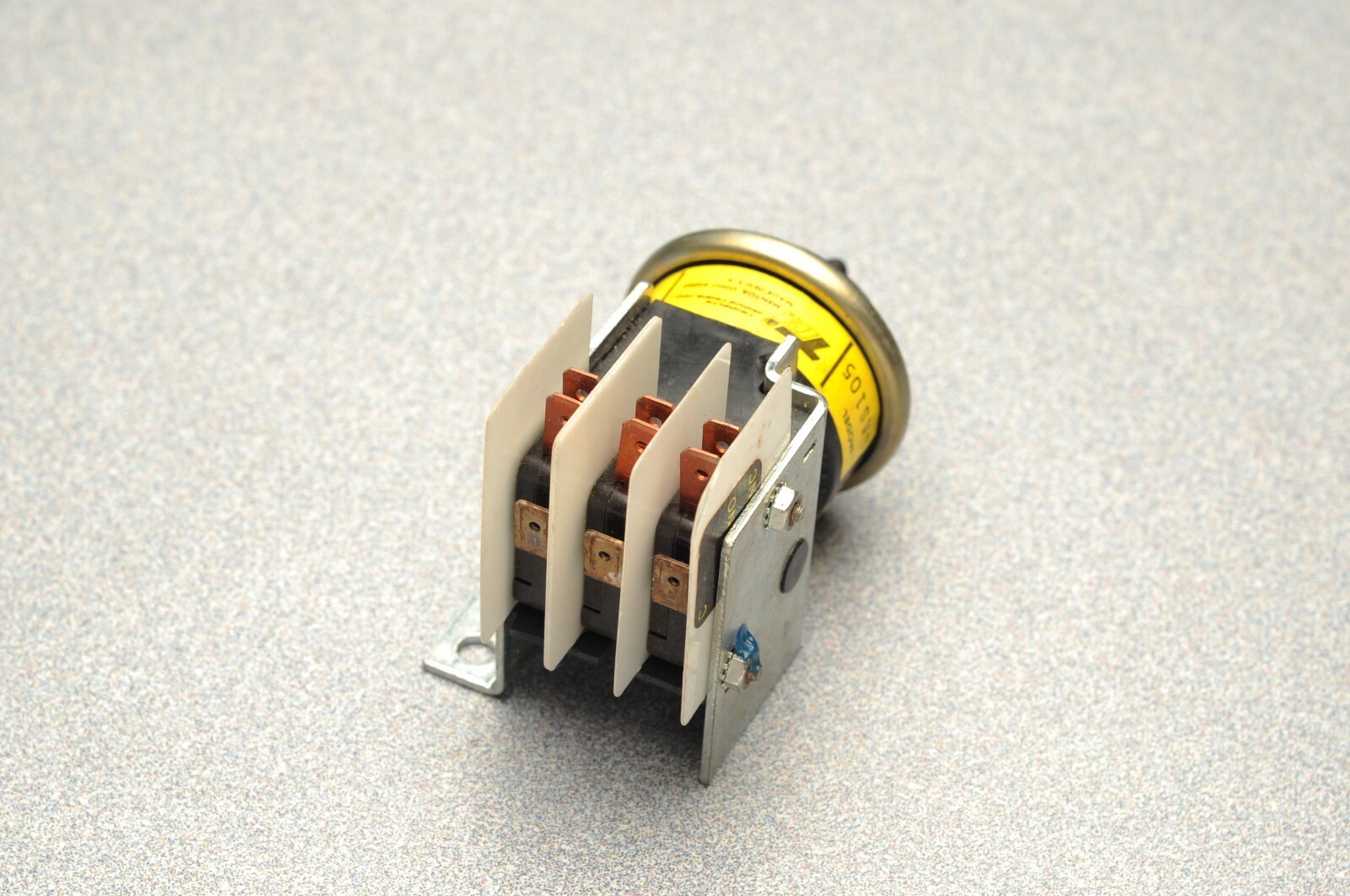 Air switch model SAS105, Tri-delta Industries