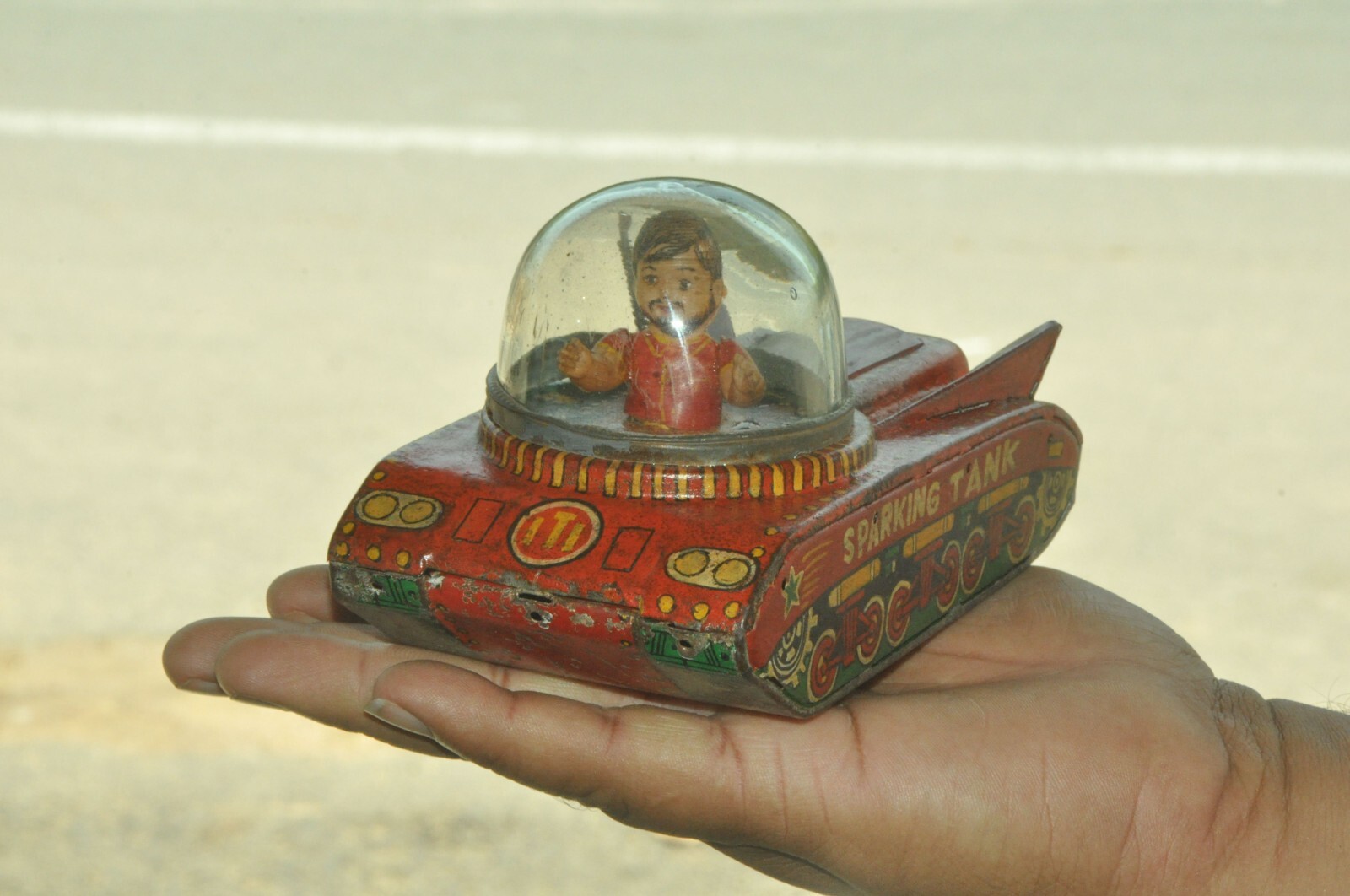 lithographアントニーニ【錫のポット】 Vintage Sparking Tank Fine Friction Litho Tin Toy,Japan? | eBay