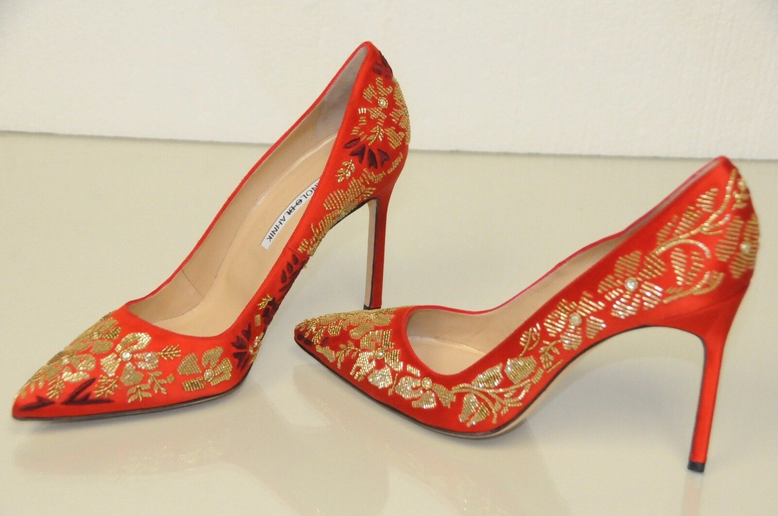 New Manolo Blahnik BB 105 Embroidery RED Satin Shoes Pumps New Manolo Blahnik BB 105 Embroidery RED Satin Shoes Pumps