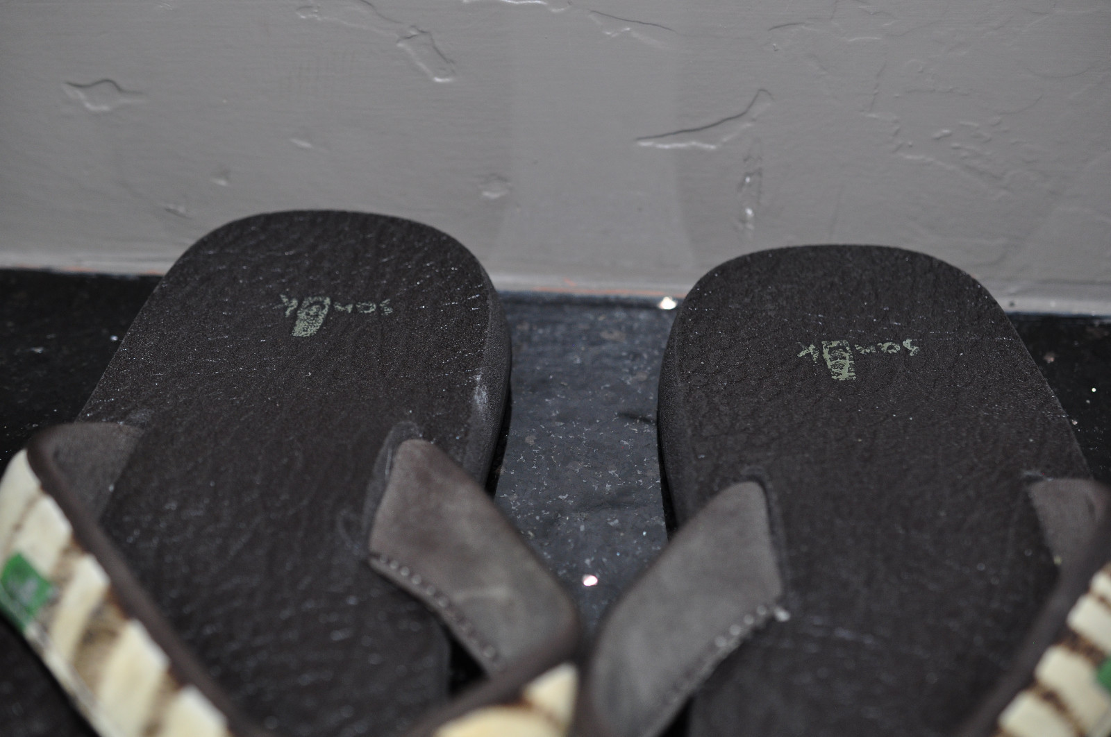 Sanuk Animal Print Sandals- 7