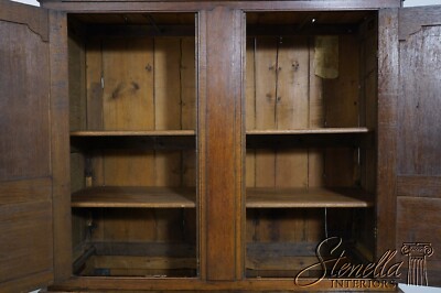 F65770EC: English 18th Century Antique Oak Linen Cabinet	