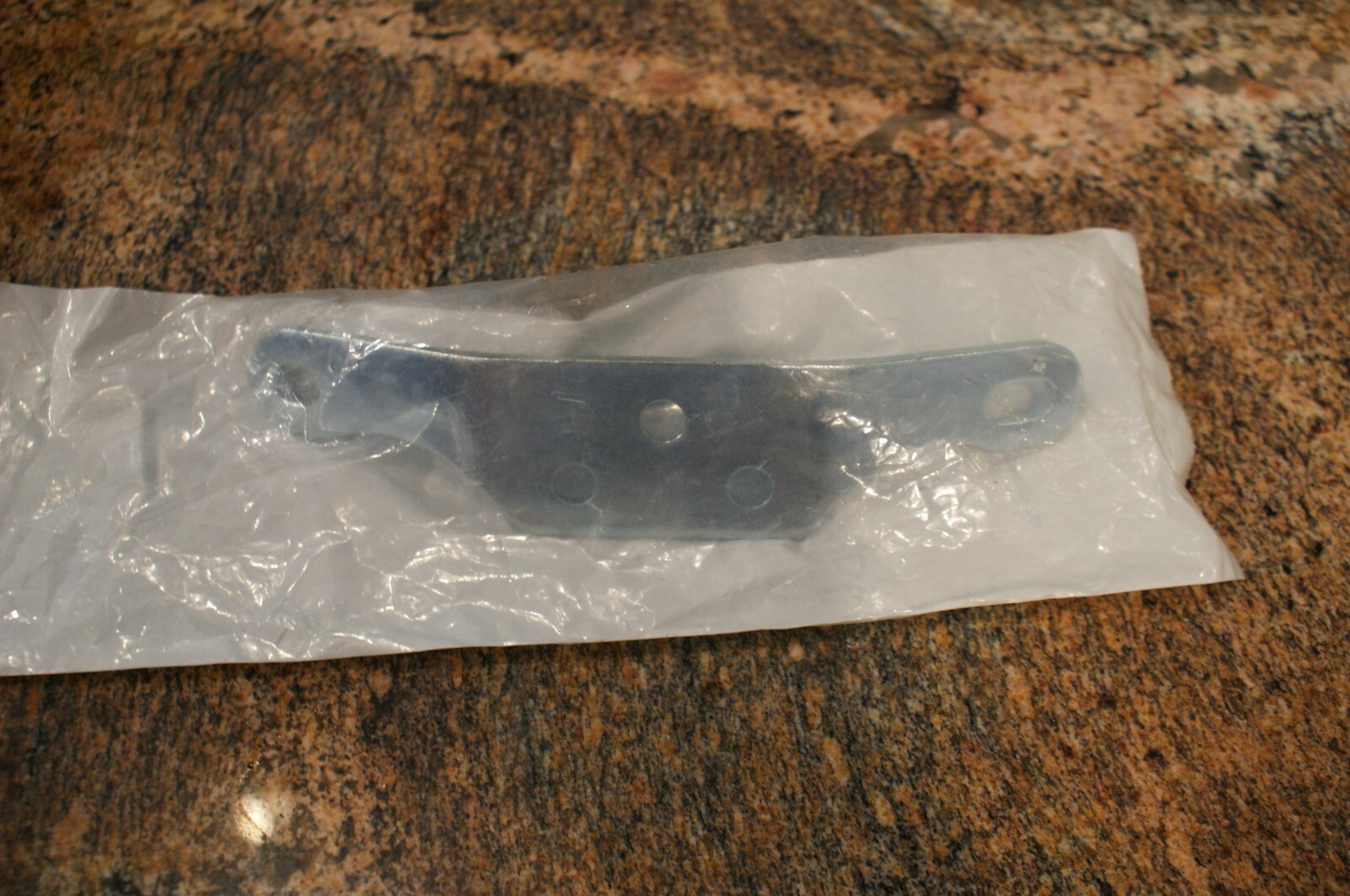 NOS Genuine Harley Davidson Engine strap zinc FXDS 16242-90