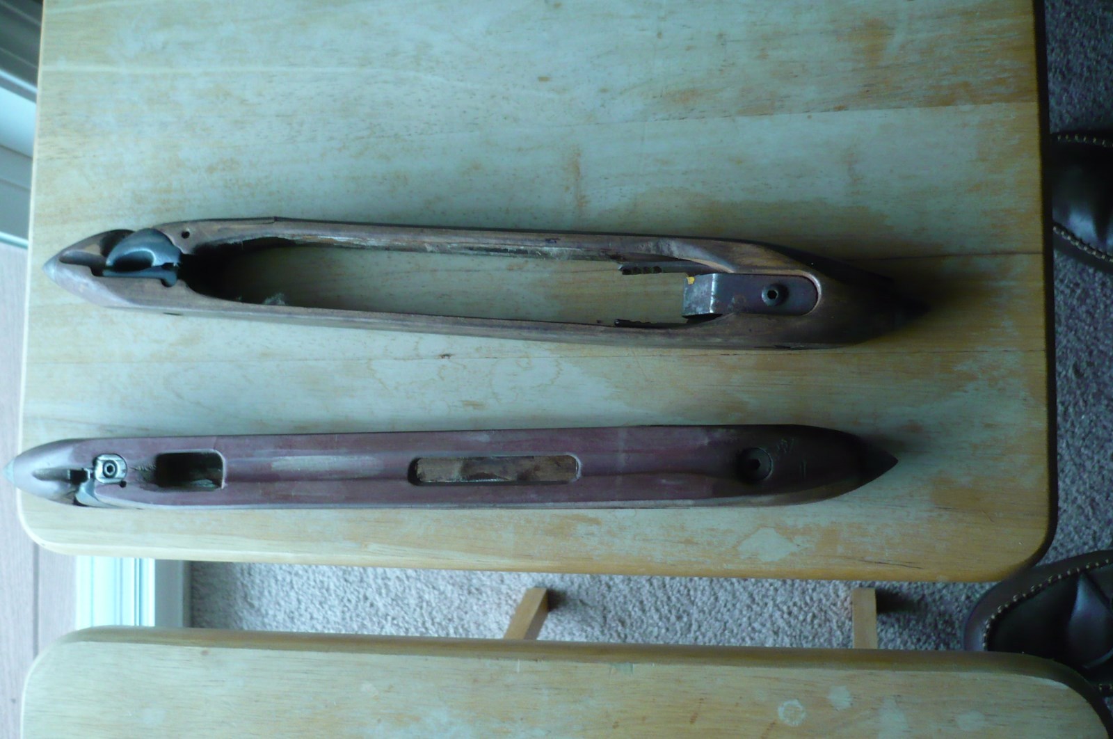 1 PAIR VTG DRAPER LOOM SHUTTLE WEAVING  BOBBINS