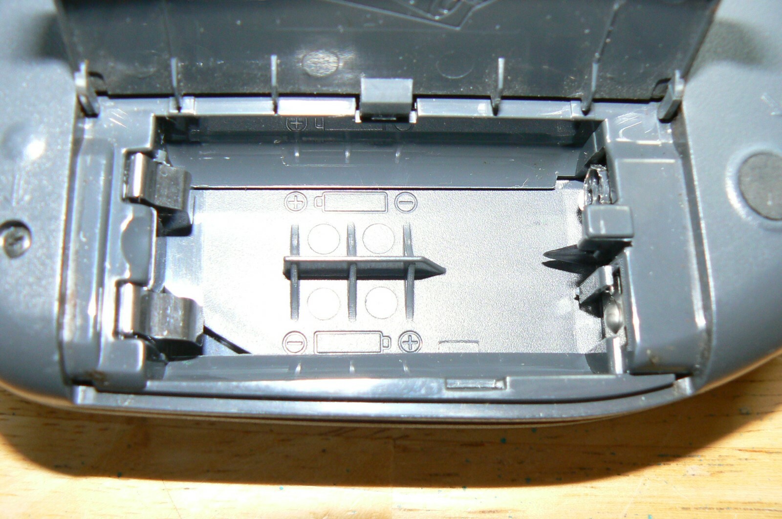 Sony discman D-T405. CD, AM/FM. Optical Out.