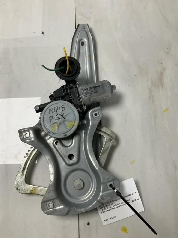ALZACRISTALLO PORTA POSTERIORE SINISTRO TOYOTA AURIS (01/07>) 1.6 16V M-MT