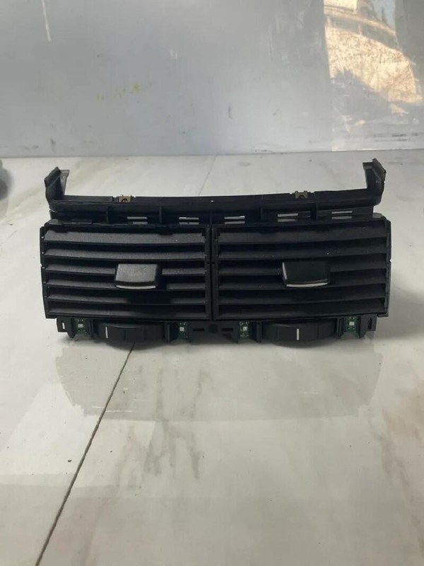 BOCCHETTA ARIA ANTERIORE CONSOLE CENTRALE VOLKSWAGEN TOUAREG (7L) (12/02>05/10<)