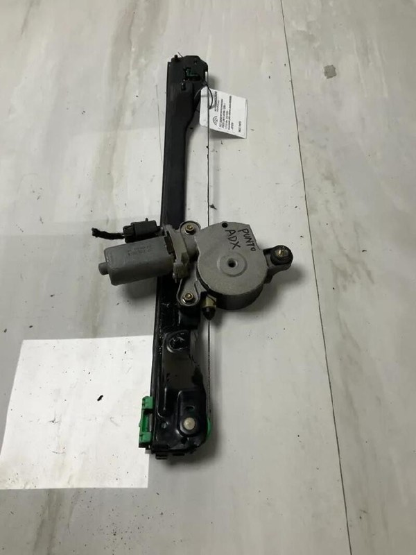 46536309 ALZACRISTALLO PORTA ANTERIORE DESTRO FIAT PUNTO (1N/1P) (07/99>12/05<)