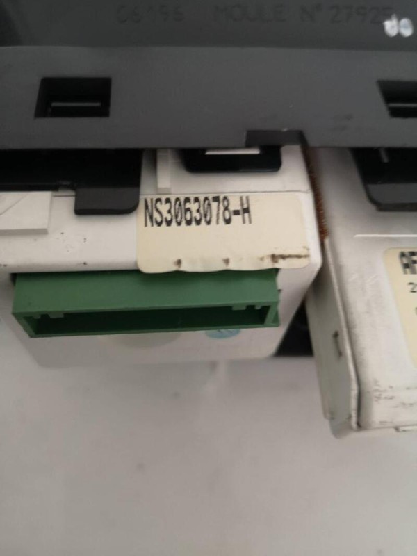 P8200002604A 244891 multifunction screen for RENAULT LAGUNA