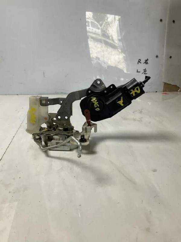 690300H020 SERRATURA PORTA ANTERIORE DESTRO TOYOTA AYGO 1A SERIE (04/05>10/14)