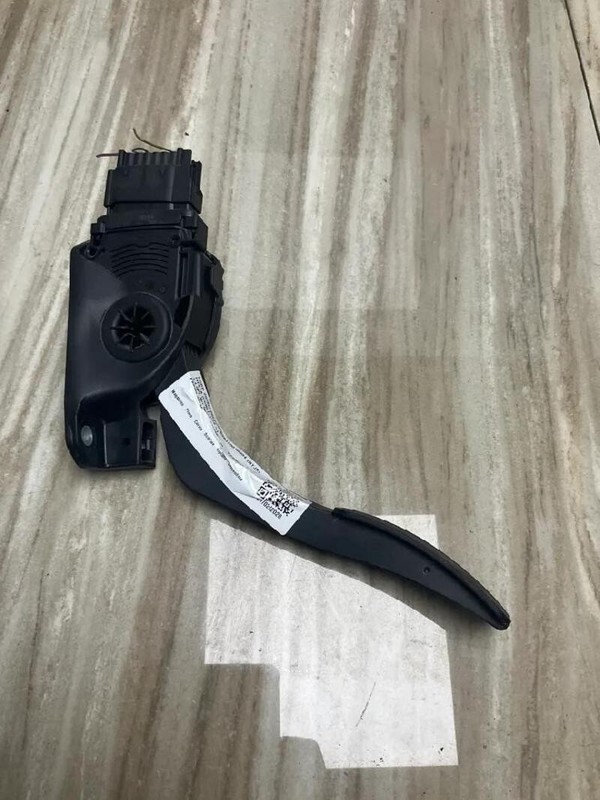 2120072 PEDALE ACCELERATORE FORD FIESTA (CCN) (11/12>) 1.4 GPL BER 2012