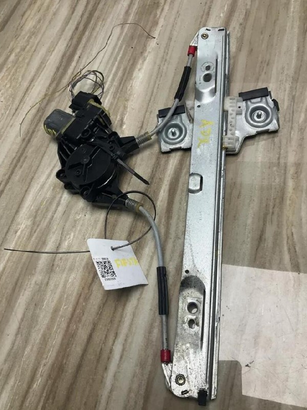 ALZACRISTALLO PORTA ANTERIORE DESTRO FORD FIESTA (CCN) (11/12>) 1.4 GPL 2012