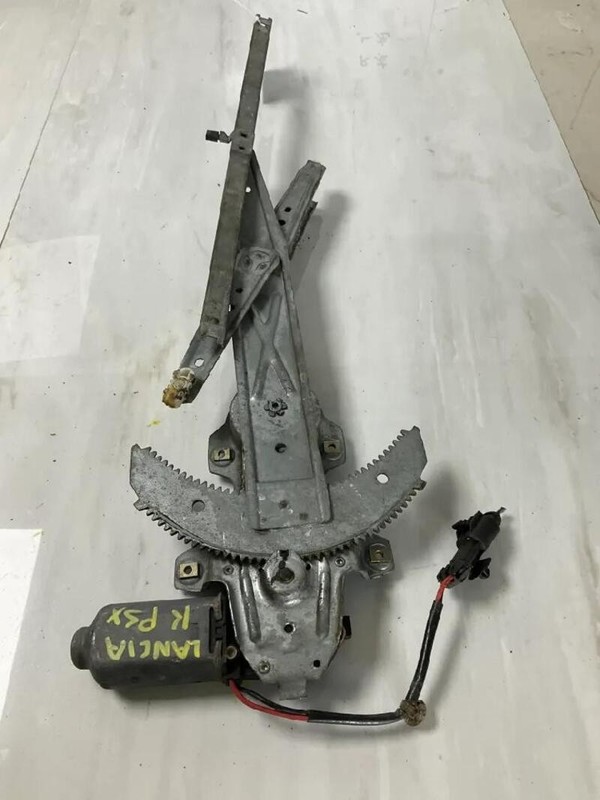 ALZACRISTALLO PORTA POSTERIORE SINISTRO LANCIA K BER./SW (11/94>01/02<) 2.0