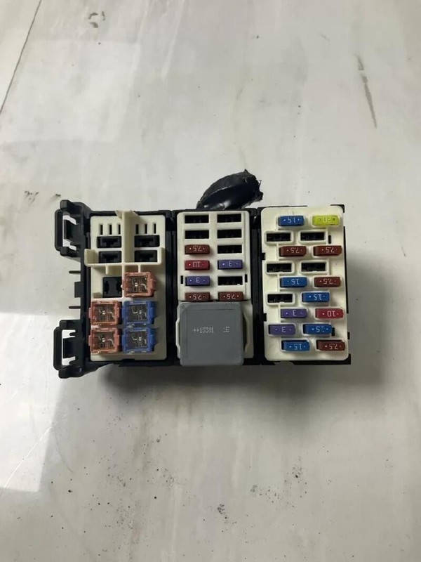 SCATOLA FUSIBILI FORD ECOSPORT (01/14>12/18<) 1.0 ECOBOOST (92KW) SUV 5P/B/998CC