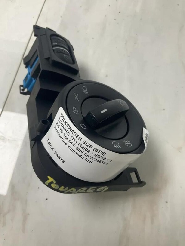 INTERRUTTORE COMANDO LUCI VOLKSWAGEN TOUAREG (7L) (12/02>05/10<) 2.5 R5 TDI DPF