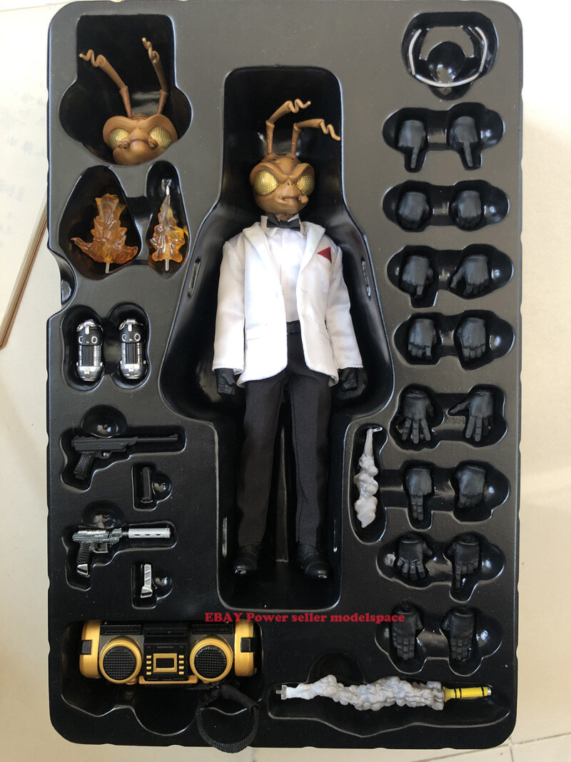 In Stock Mezco Toys One :12 Gomez James Bond 007 Action