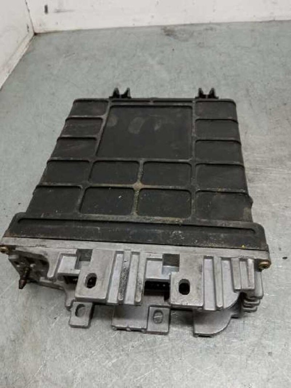 028906021f BoÃ®Tier Moteur Uce Pour Audi A4 - B5 Restyling 1997 - 2001 - Avant